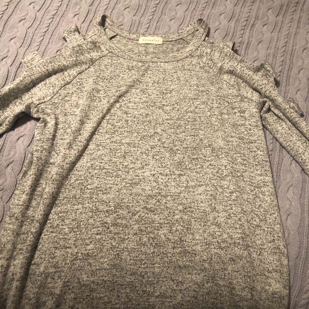 Long sleeve w cut outs